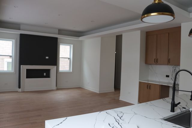 10009 S Beverly Avenue, Chicago, IL 60643