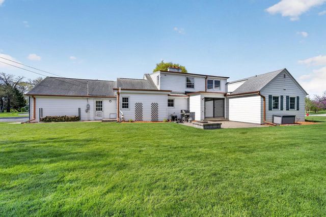 1044 Jonathan LANE, Bayside, WI 53217