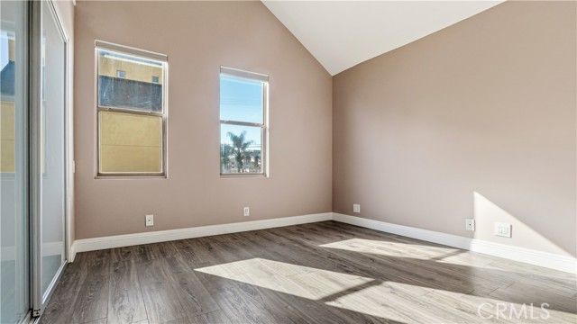 14256 Victory Boulevard 3, Van Nuys (los Angeles), CA 91401