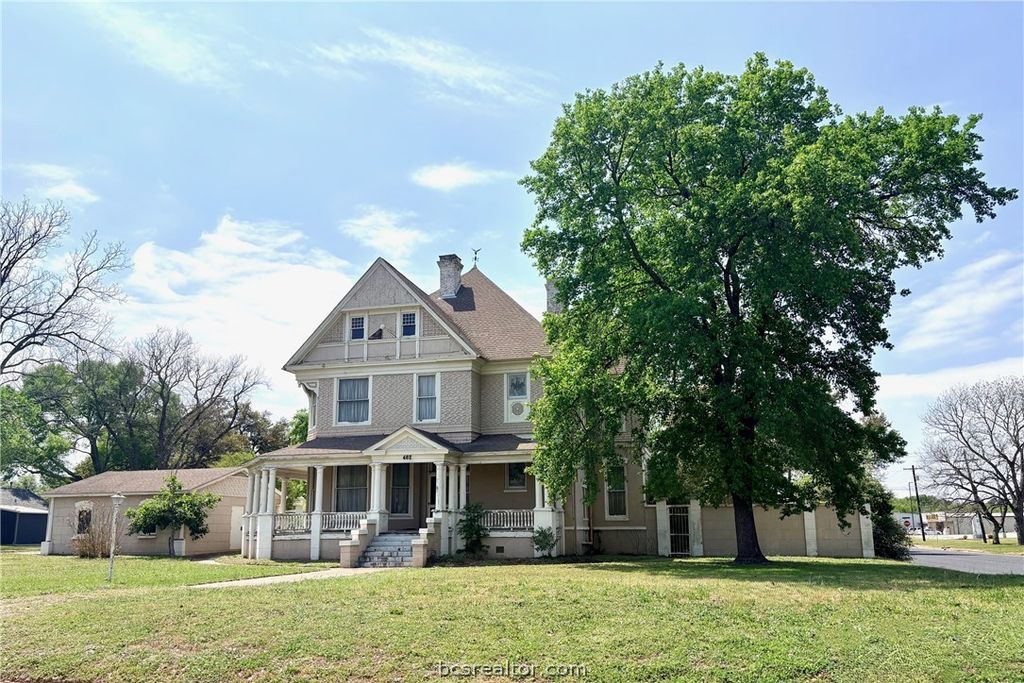 402 Cedar Street, Hearne, TX 77859 — exterior