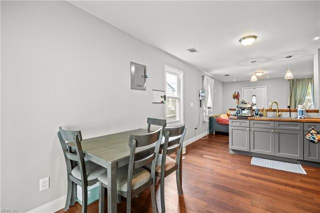 57 Phelps CIR, Hampton, VA 23663