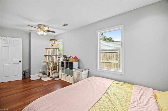 57 Phelps CIR, Hampton, VA 23663