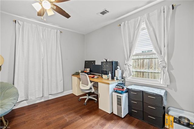 57 Phelps CIR, Hampton, VA 23663