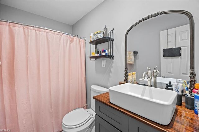 57 Phelps CIR, Hampton, VA 23663