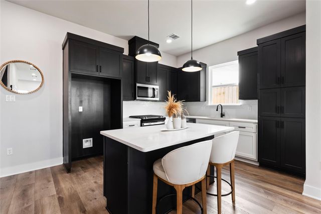 4605 Brady Street A, Houston, TX 77011