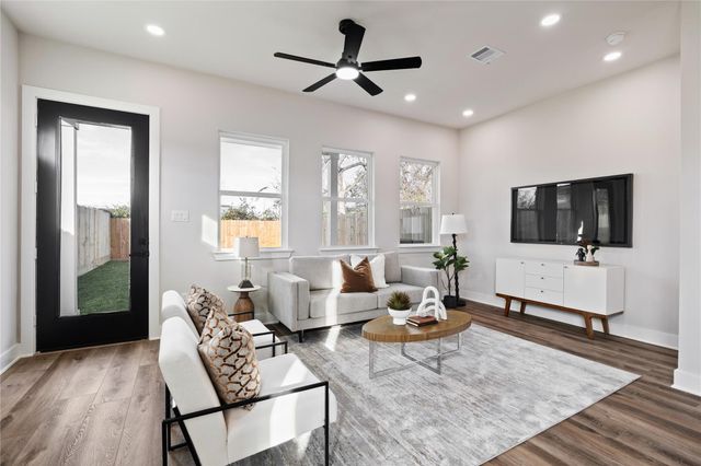 4605 Brady Street A, Houston, TX 77011