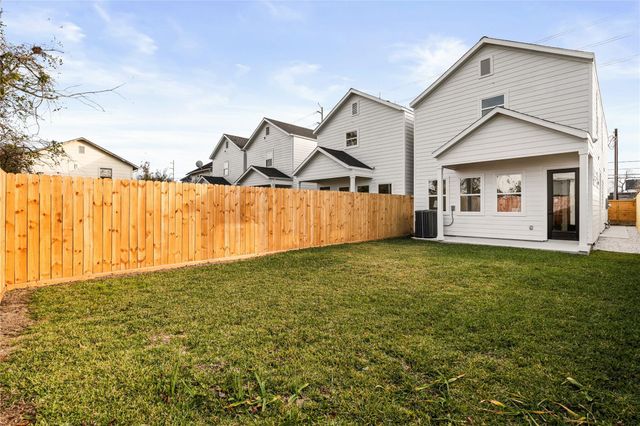 4605 Brady Street A, Houston, TX 77011