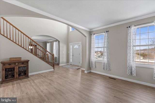 4 DEVONSHIRE DR, Shrewsbury, PA 17361