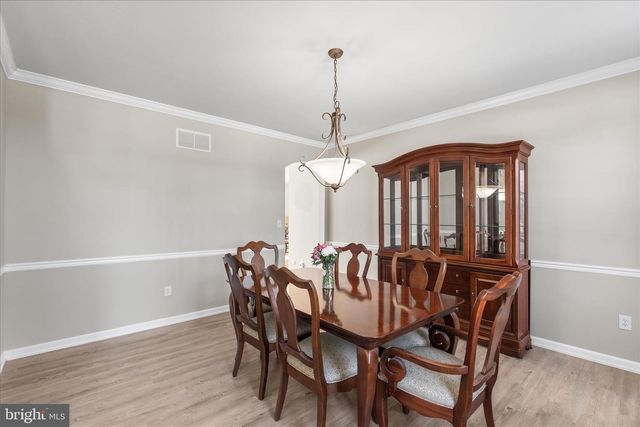 4 DEVONSHIRE DR, Shrewsbury, PA 17361