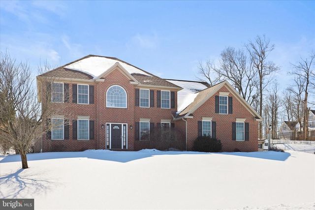 4 DEVONSHIRE DR, Shrewsbury, PA 17361