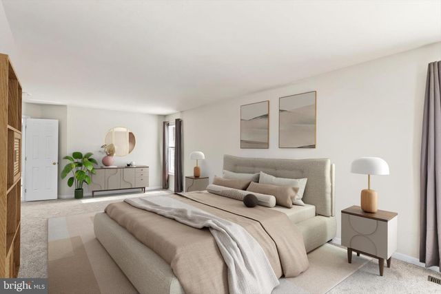 4 DEVONSHIRE DR, Shrewsbury, PA 17361