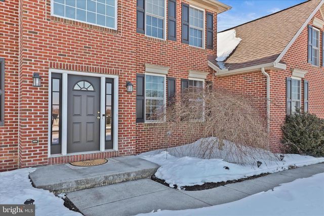 4 DEVONSHIRE DR, Shrewsbury, PA 17361