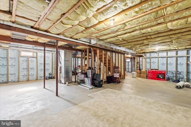 4 DEVONSHIRE DR, Shrewsbury, PA 17361