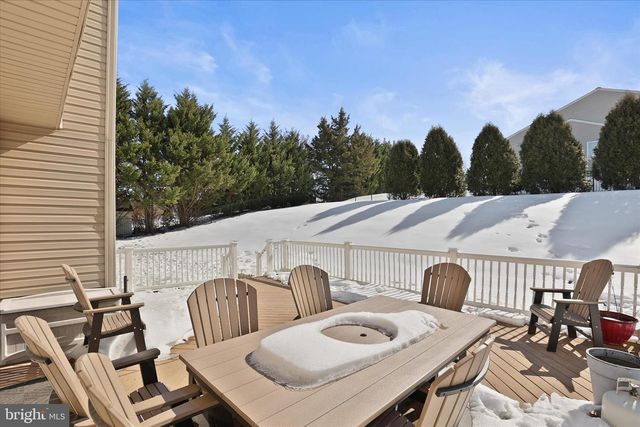 4 DEVONSHIRE DR, Shrewsbury, PA 17361