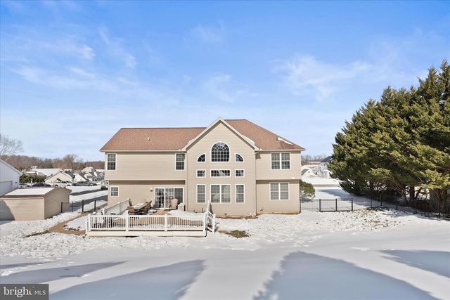 4 DEVONSHIRE DR, Shrewsbury, PA 17361