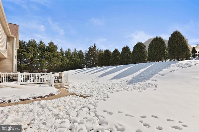 4 DEVONSHIRE DR, Shrewsbury, PA 17361