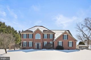4 DEVONSHIRE DR, Shrewsbury, PA 17361