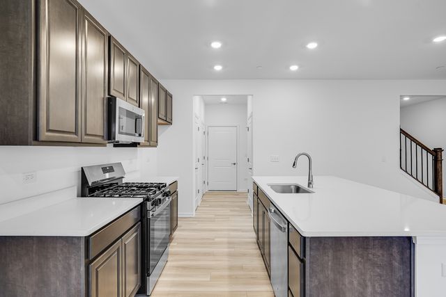 804 Lindsay Lane, West Dundee, IL 60118