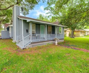 112 Begonia Lane, Highlands, TX 77562
