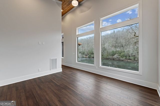 494 Riverbend Manor, Blue Ridge, GA 30513