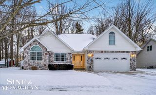 825 Joanwood Drive, Marysville, MI 48040