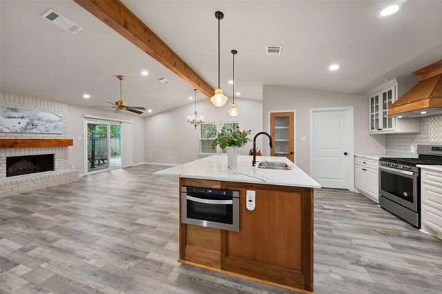 69 S Brookberry Court, The Woodlands, TX 77381