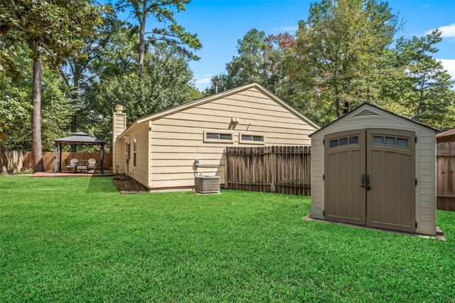 69 S Brookberry Court, The Woodlands, TX 77381