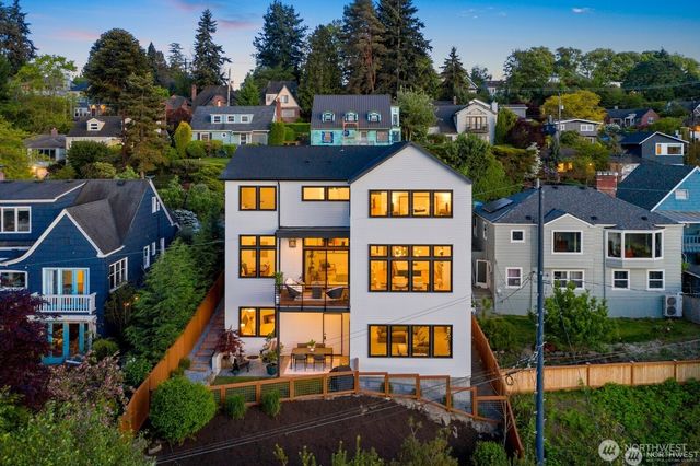 728 W Etruria Street, Seattle, WA 98119