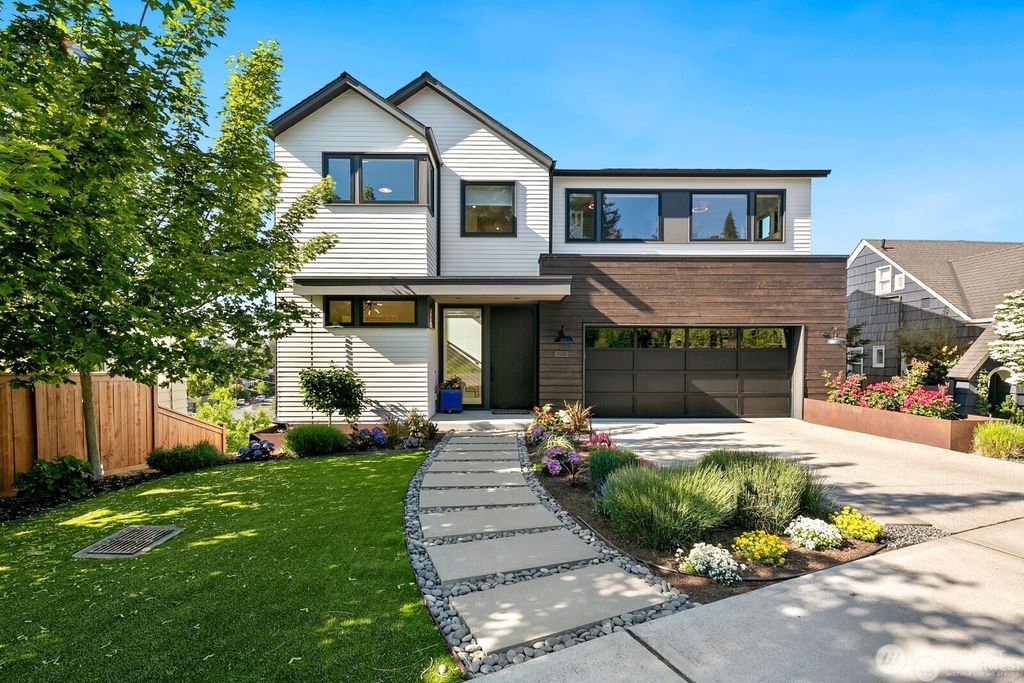 728 W Etruria Street, Seattle, WA 98119