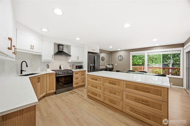 18719 136th Place SE, Renton, WA 98058