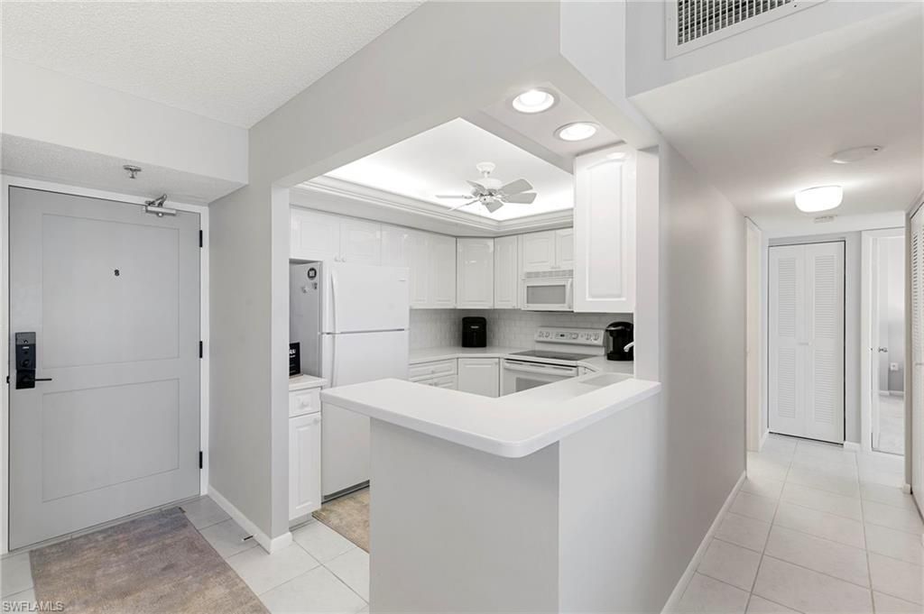 320 Seaview CT 709, MARCO ISLAND, FL 34145 — photo 3