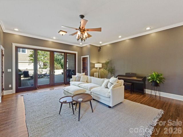 2215 Hassell Place, Charlotte, NC 28209