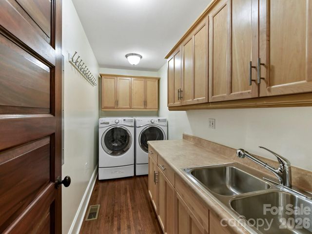 2215 Hassell Place, Charlotte, NC 28209