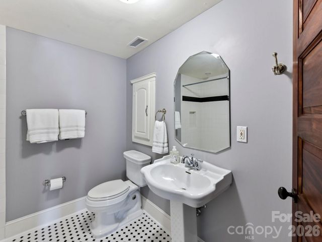 2215 Hassell Place, Charlotte, NC 28209