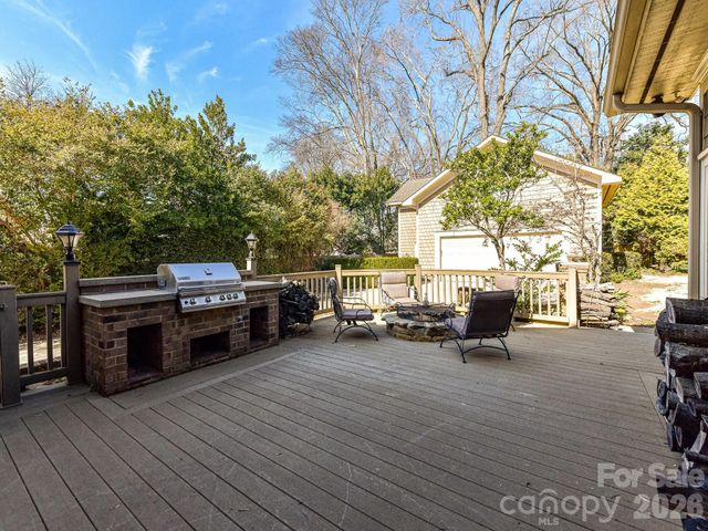 2215 Hassell Place, Charlotte, NC 28209