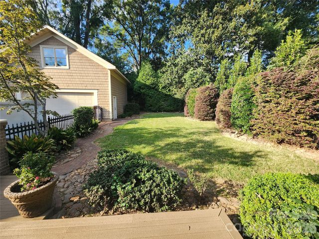 2215 Hassell Place, Charlotte, NC 28209