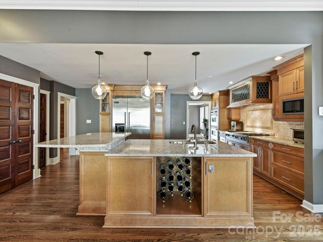 2215 Hassell Place, Charlotte, NC 28209