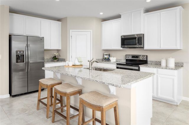 1747 UPLAND LANE, Winter Haven, FL 33884