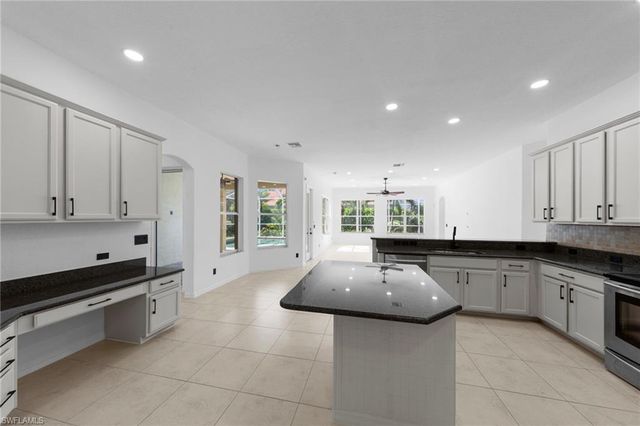 2628 Fairmont Cove CT, Cape Coral, FL 33991