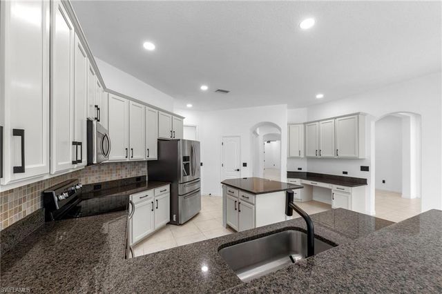 2628 Fairmont Cove CT, Cape Coral, FL 33991