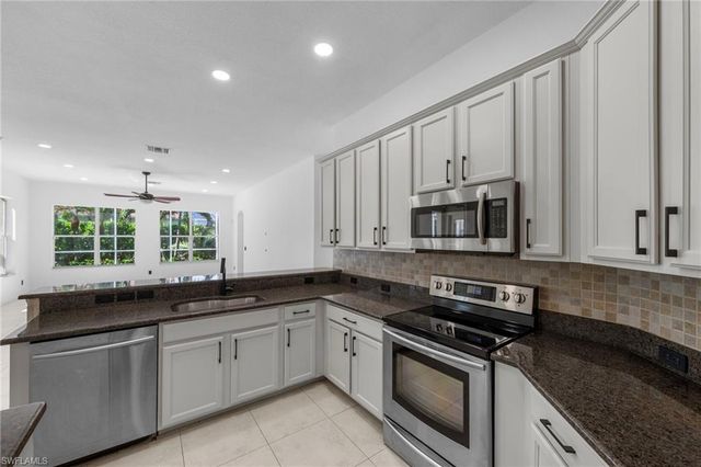 2628 Fairmont Cove CT, Cape Coral, FL 33991