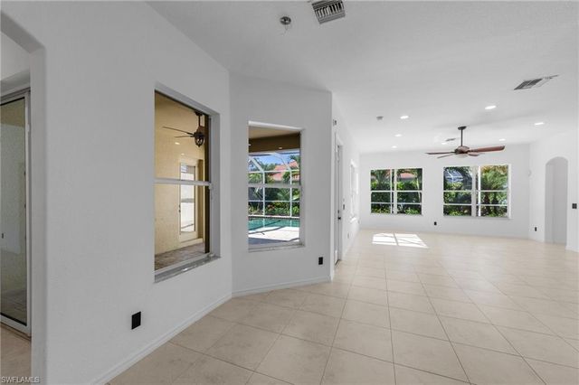 2628 Fairmont Cove CT, Cape Coral, FL 33991