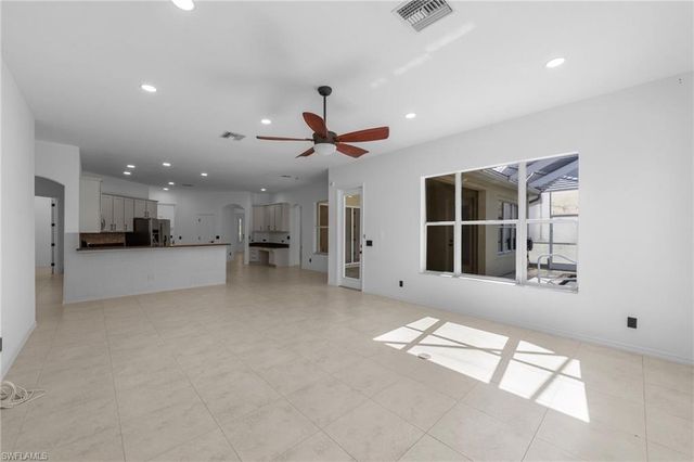 2628 Fairmont Cove CT, Cape Coral, FL 33991