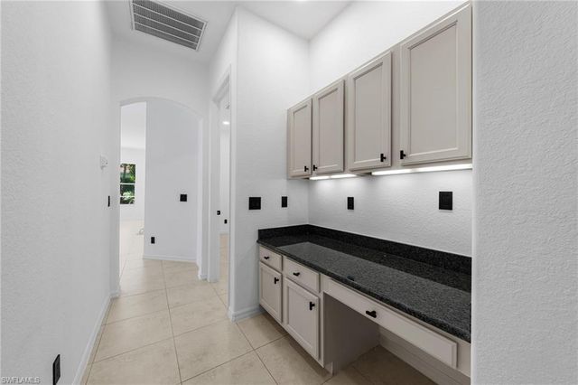 2628 Fairmont Cove CT, Cape Coral, FL 33991