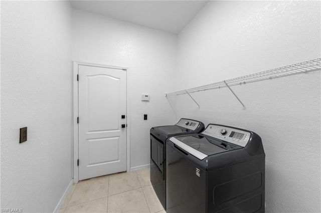 2628 Fairmont Cove CT, Cape Coral, FL 33991