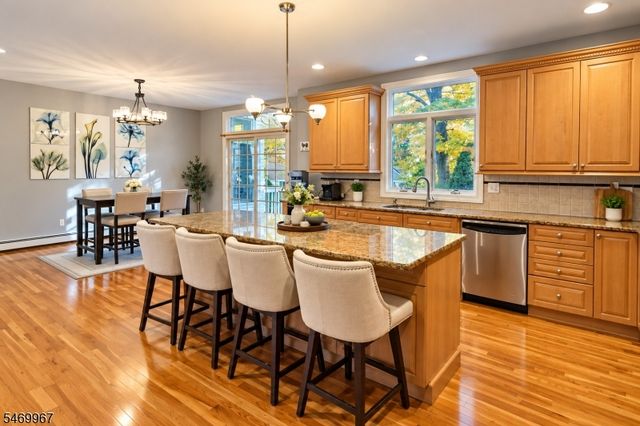 2 Concord Ct, Mahwah Twp., NJ 07430
