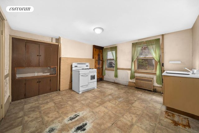 75 NEWEL Street, New York City, NY 11222