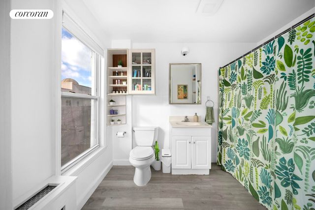 75 NEWEL Street, New York City, NY 11222