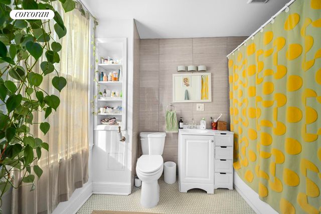 75 NEWEL Street, New York City, NY 11222