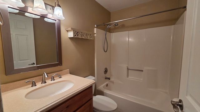 627 Virginia Road 212, Crystal Lake, IL 60014